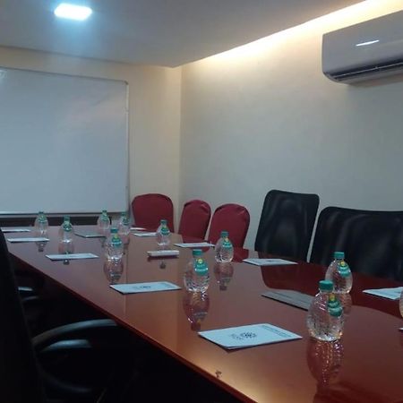 Klase Hotels Chennai Ngoại thất bức ảnh