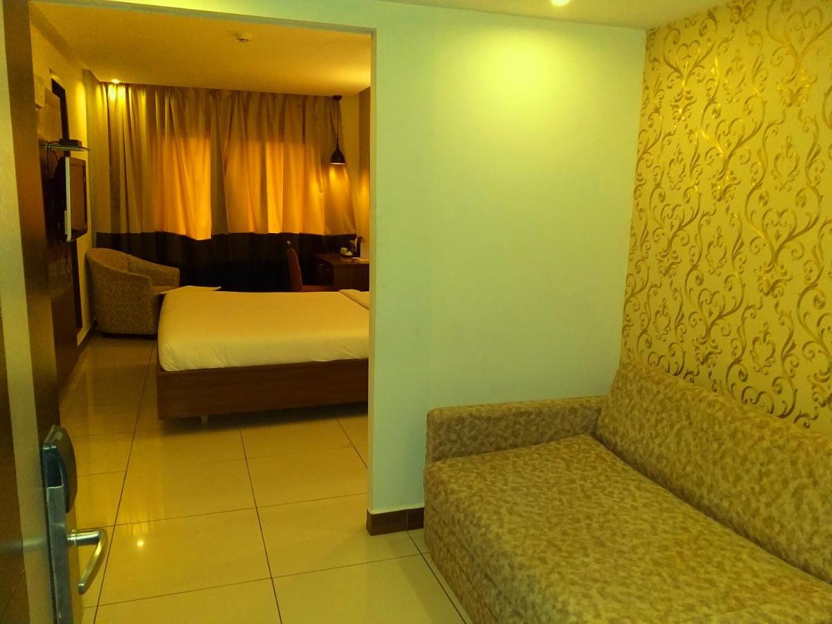 Klase Hotels Chennai Ngoại thất bức ảnh