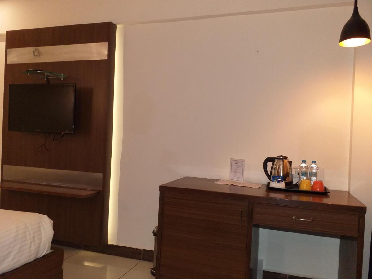 Klase Hotels Chennai Ngoại thất bức ảnh